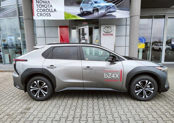 Toyota bZ4X cena 192900 przebieg: 13863, rok produkcji 2022 z Bolków małe 326
